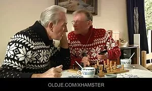 ممرضة قرنية والأجداد ...